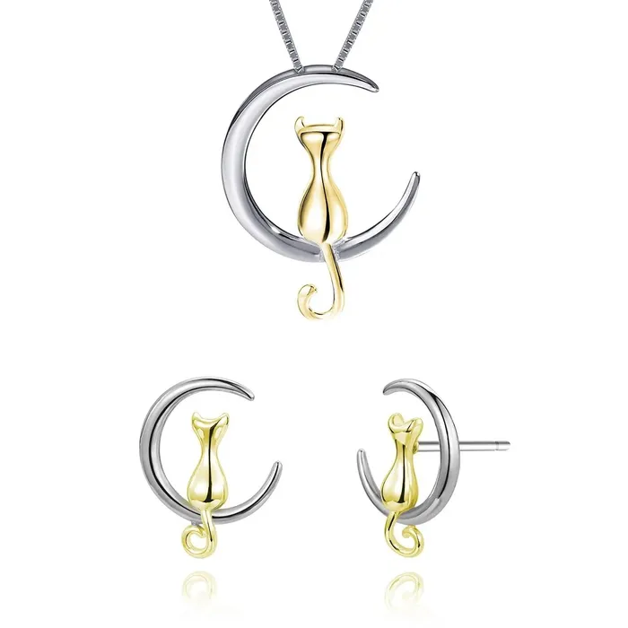 Earrings Gold Shield Juego de aretes y collar de plata con dije de gato y Bao en Oro 18K