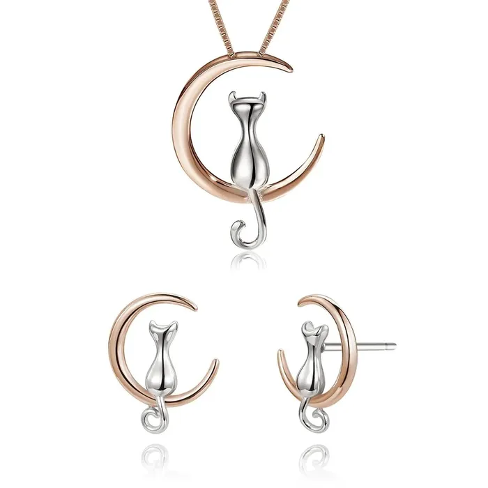 Earrings Gold Shield Juego de aretes y collar de plata con dije de gato y Bao en Oro 18K