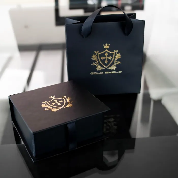 Gargantilla para Mujer Gold Shield Earrings