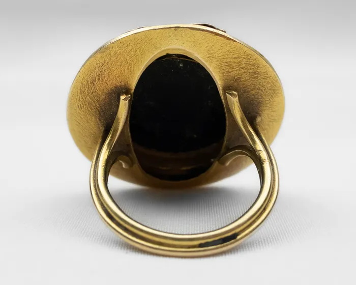 Rings RetroEra 18KT Agate Intaglio Ring Isadoras C
