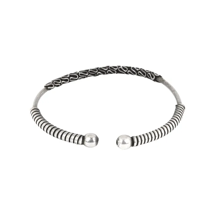 Teejh Teejh Dyuthi Silver Oxidised Bracelet Bracelets Teejh Teejh Dyuthi Silver Oxidised Bracelet Bracelets