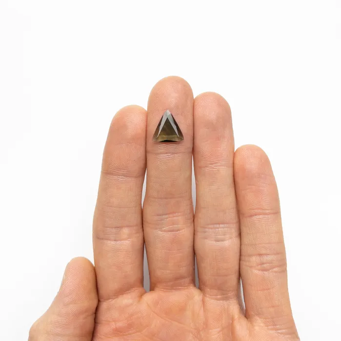 181ct 1225x1062x168mm Triangle Portrait Cut Sapphire 2343336 Misfit Gems Rings