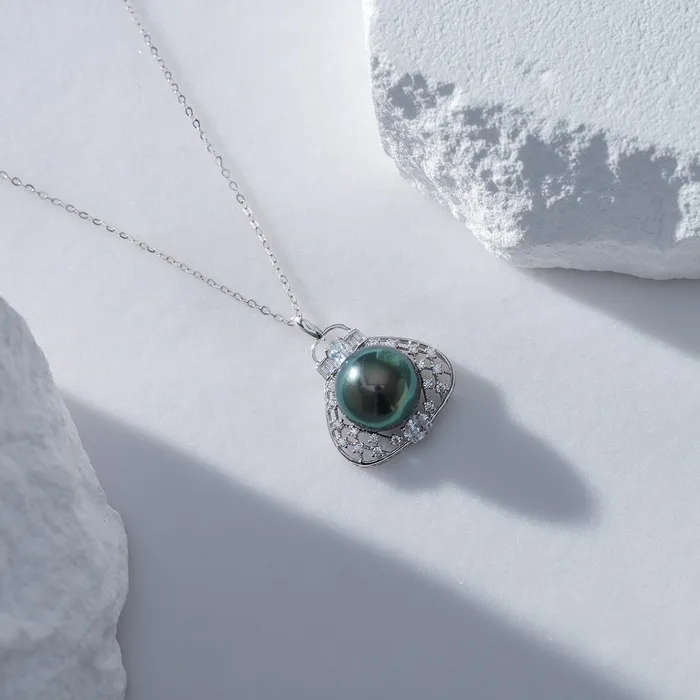 18K Solid Gold Saltwater Tahitian Pearl Necklace KN00157 Pearly Lustre Necklaces