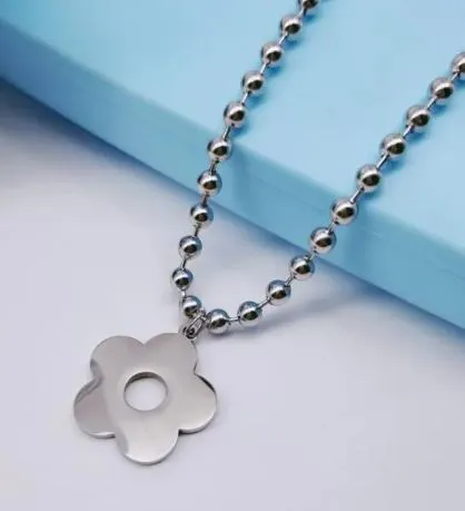 alice Necklaces AZ976 Silver Daisy Flower on Beaded Chain Necklace with FREE EARRINGS alice Necklaces AZ976 Silver Daisy Flower on Beaded Chain Necklace with FREE EARRINGS