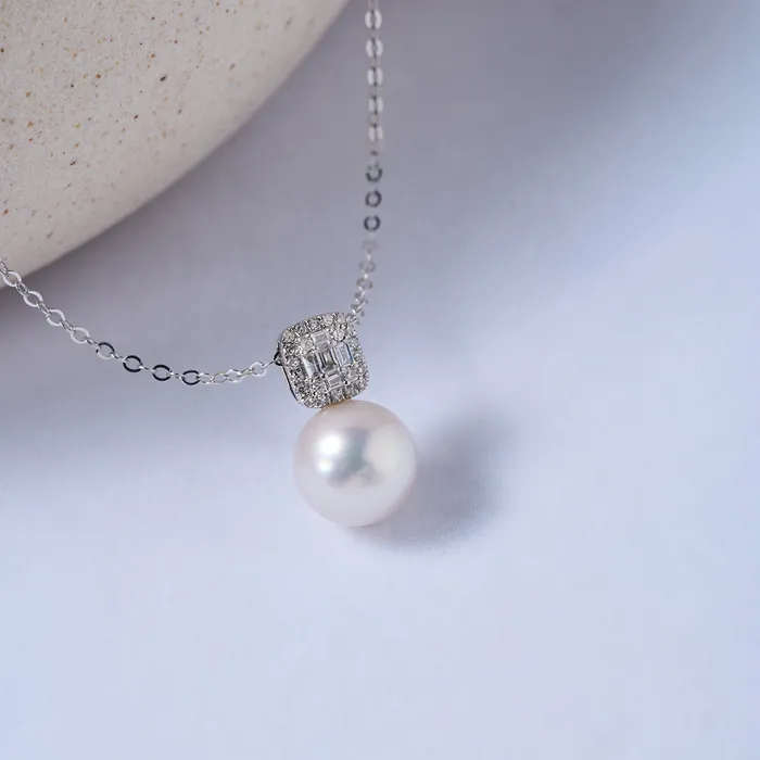Pearly Lustre Necklaces 18K Solid Gold Hanadama Akoya Pearl Necklace KN00264