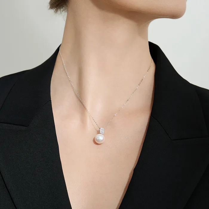 Pearly Lustre Necklaces 18K Solid Gold Hanadama Akoya Pearl Necklace KN00264