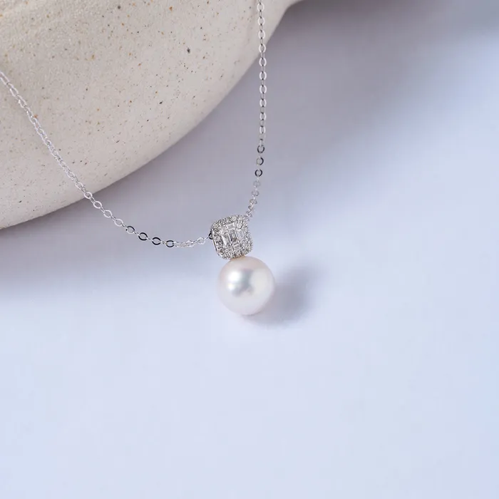 Pearly Lustre Necklaces 18K Solid Gold Hanadama Akoya Pearl Necklace KN00264