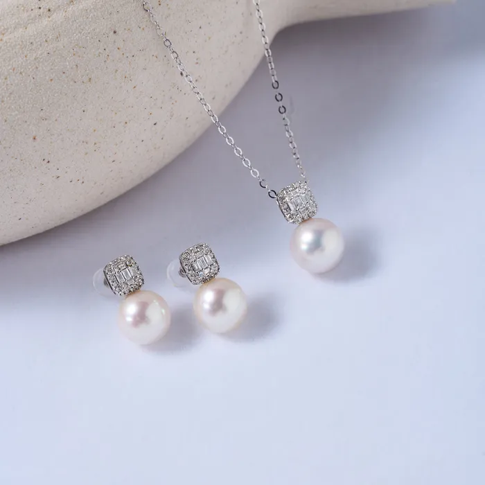 Pearly Lustre Necklaces 18K Solid Gold Hanadama Akoya Pearl Necklace KN00264