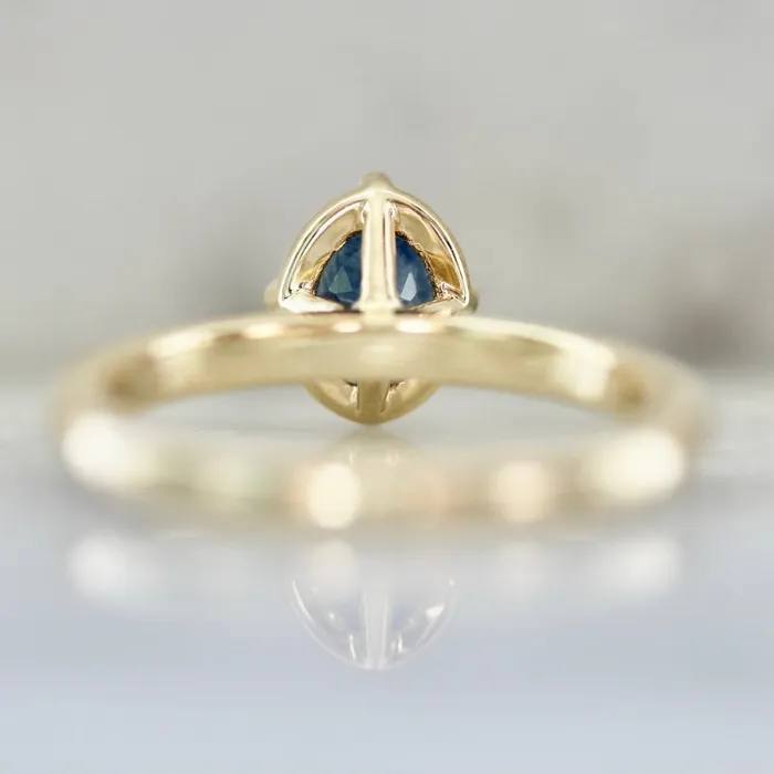 Rings Yuliya Chorna Cerulean City Blue Oval Cut Montana Sapphire Ring