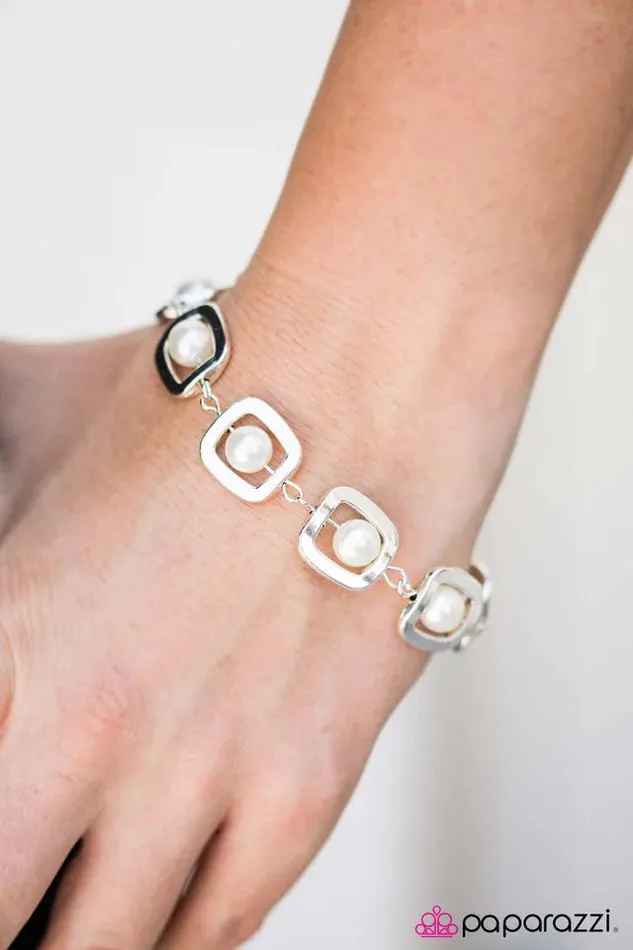 Bracelets Paparazzi Jewelry Paparazzi Bracelet The Rich and FRAMEous White