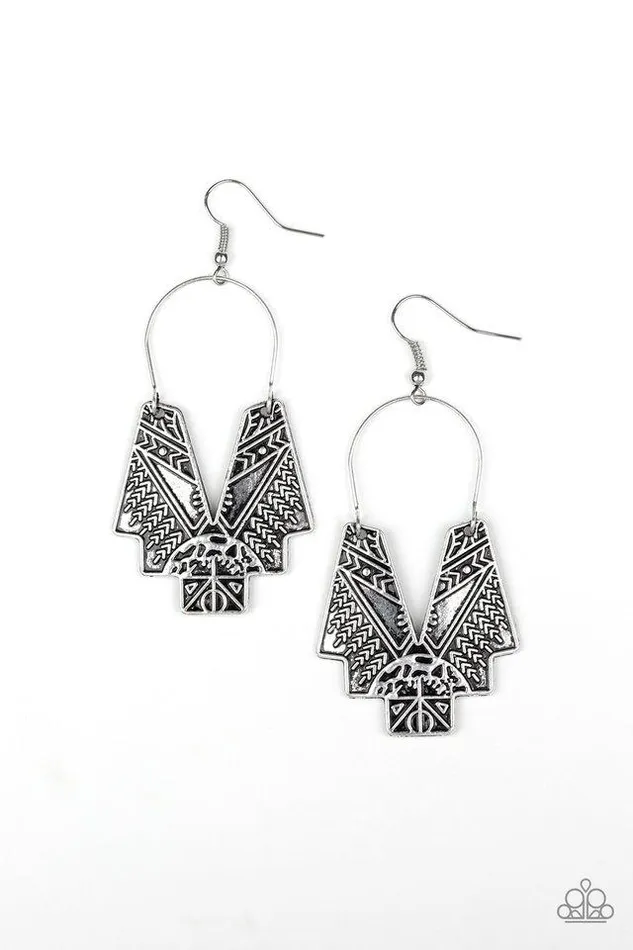 Earrings Paparazzi Jewelry Paparazzi Earring Alternative ARTIFACTS Silver