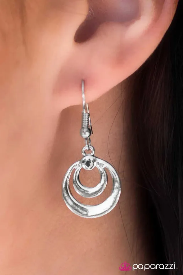 Earrings Paparazzi Jewelry Paparazzi Earring Chasing Sunsets Silver