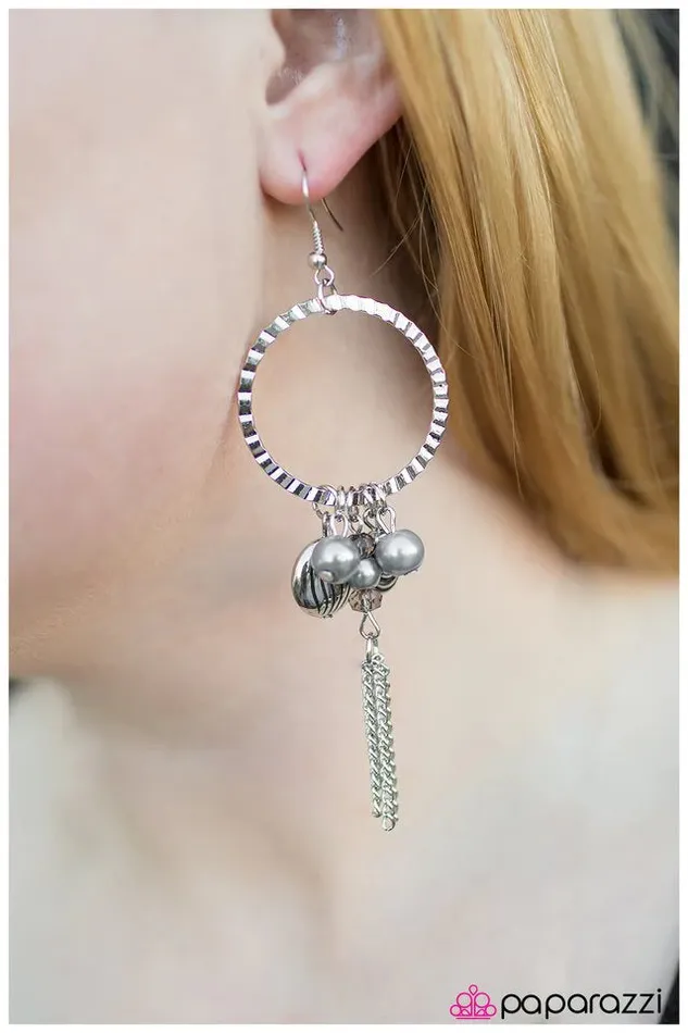 Earrings Paparazzi Jewelry Paparazzi Earring In With the New Silver