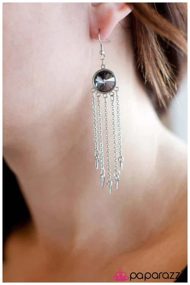 Earrings Paparazzi Jewelry Paparazzi Earring Strike a Pose Silver