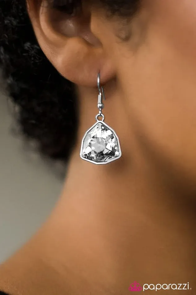 Earrings Paparazzi Jewelry Paparazzi Earring Turn That Frown Into A Crown White