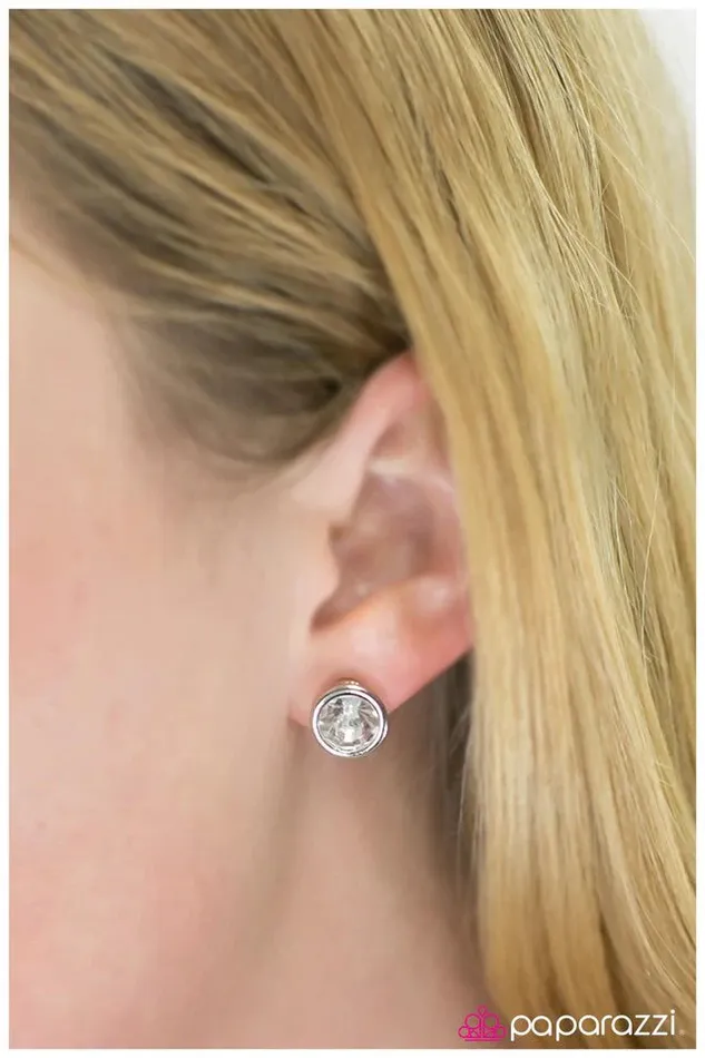 Earrings Paparazzi Jewelry Paparazzi Earring Whos That Girl White