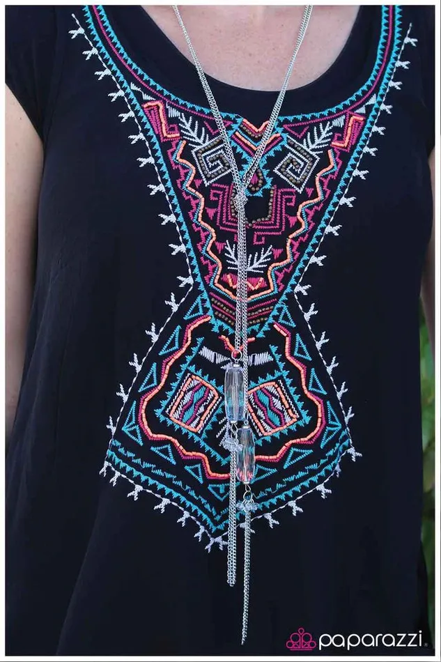 Necklaces Paparazzi Jewelry Paparazzi Necklace Worth the Tassel White