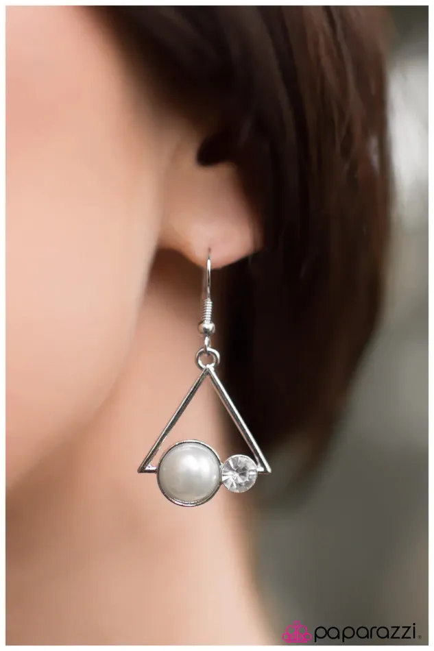 Paparazzi Earring Set Sail White Paparazzi Jewelry Earrings