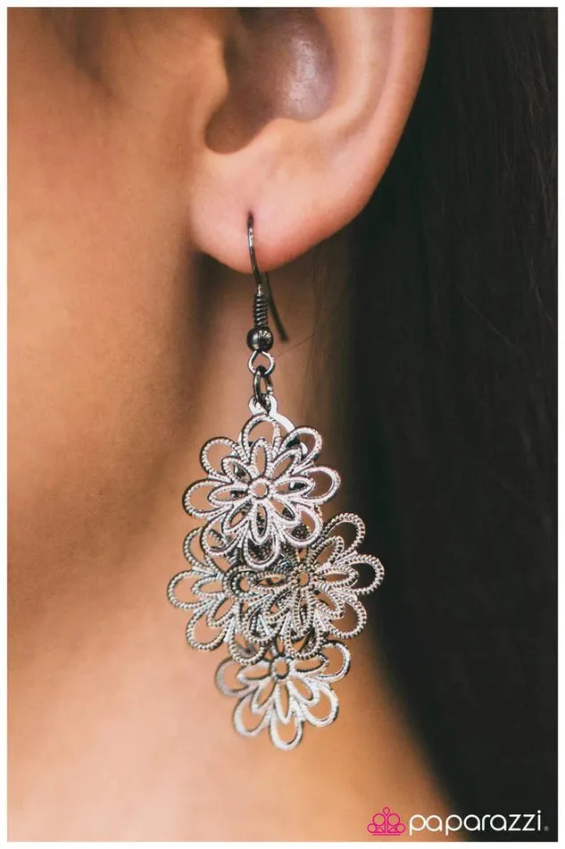 Paparazzi Earring Summer Days Black Paparazzi Jewelry Earrings