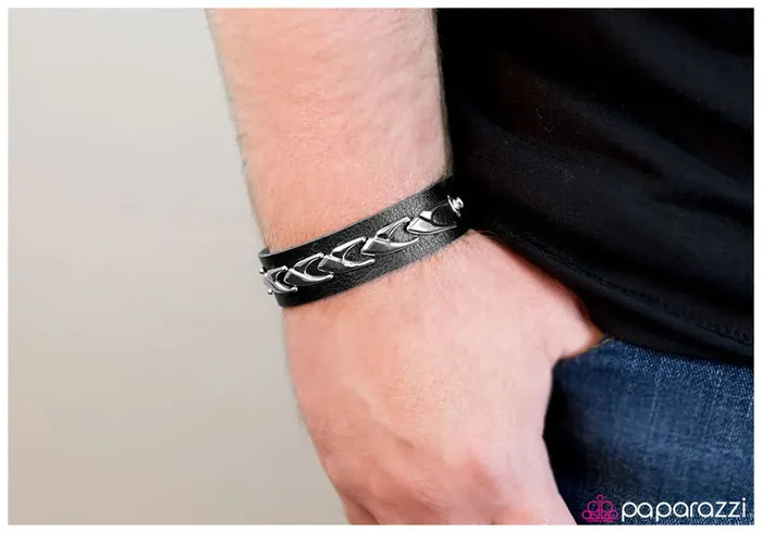 Paparazzi Jewelry Bracelets Paparazzi Bracelet Keep On Trekking Black