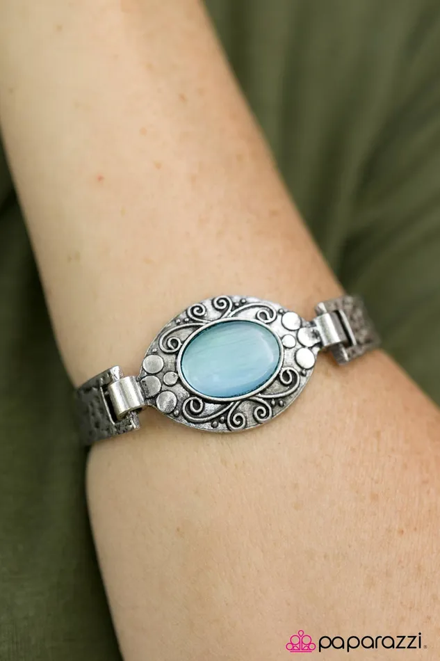 Paparazzi Jewelry Bracelets Paparazzi Bracelet The GLOWGetter Blue