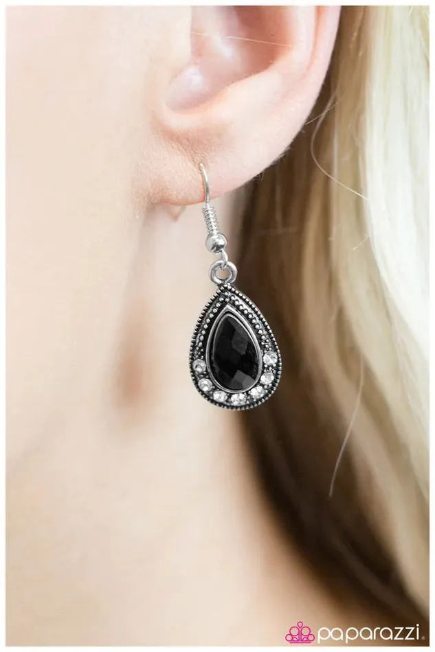 Paparazzi Jewelry Earrings Paparazzi Earring Majestically Maleficent Black