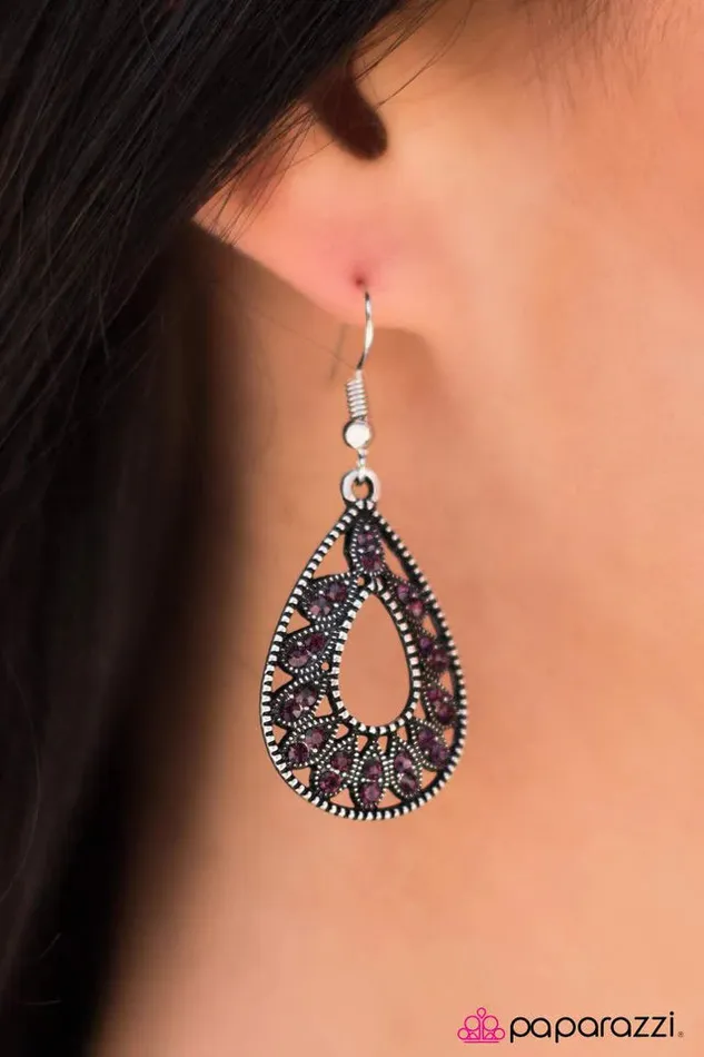 Paparazzi Jewelry Earrings Paparazzi Earring One Chic Chick Purple