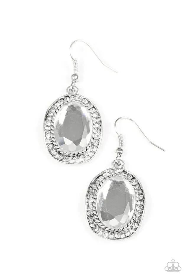 Paparazzi Jewelry Earrings Paparazzi Earring Queen Of Queens White