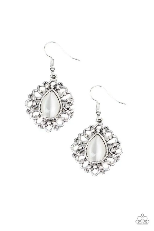 Paparazzi Jewelry Earrings Paparazzi Earring Totally GLOWN Away White