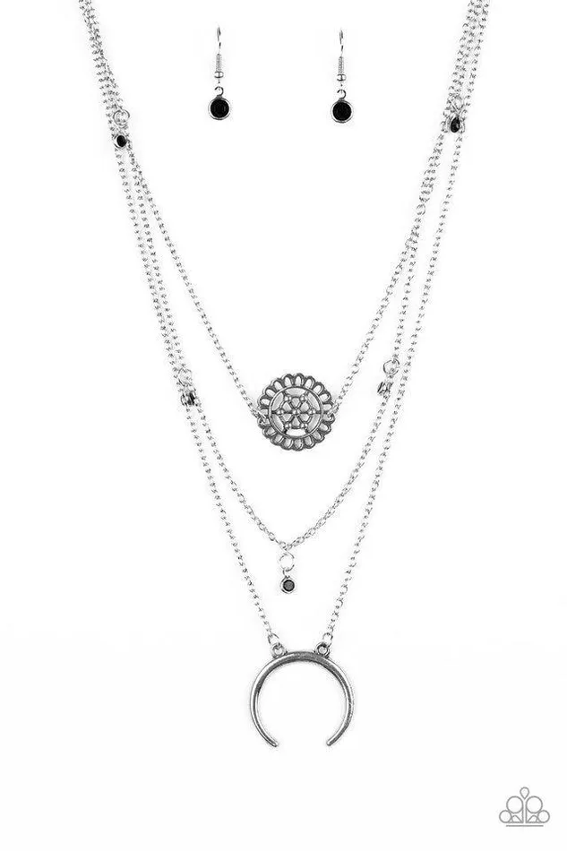 Paparazzi Jewelry Necklaces Paparazzi Necklace Lunar Lotus Black