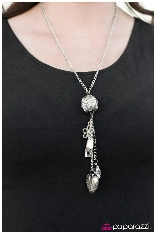 Paparazzi Jewelry Paparazzi Necklace Love Love Me Do Silver Necklaces