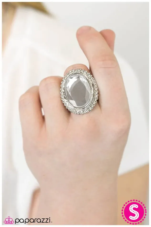 Paparazzi Jewelry Paparazzi Ring Bow Down White Rings