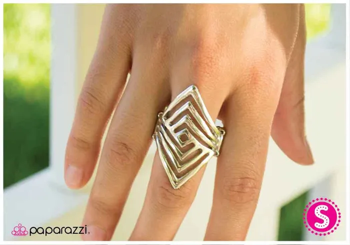 Paparazzi Jewelry Paparazzi Ring Lost in the Maze Silver Rings