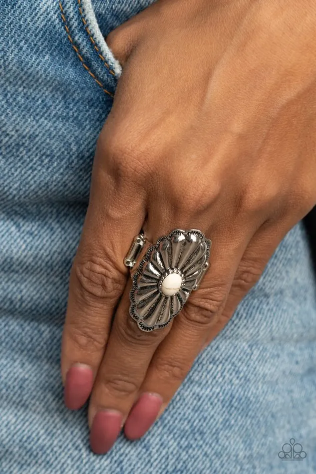 Paparazzi Jewelry Rings Paparazzi Ring Cottage Couture White
