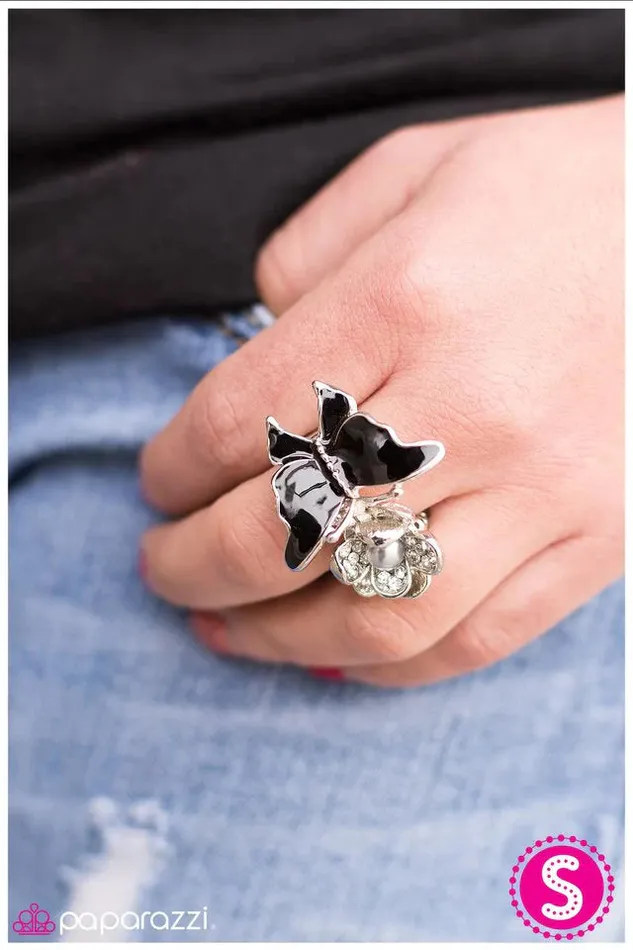 Paparazzi Jewelry Rings Paparazzi Ring Floats Like A Butterfly Black