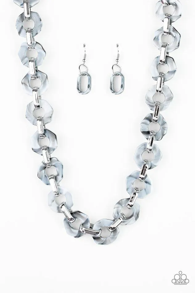 Paparazzi Necklace Fashionista Fever Silver Paparazzi Jewelry Necklaces