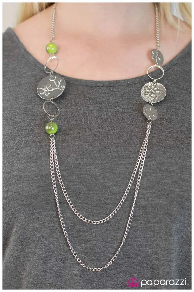 Paparazzi Necklace In Lieu of Flowers Green Paparazzi Jewelry Necklaces