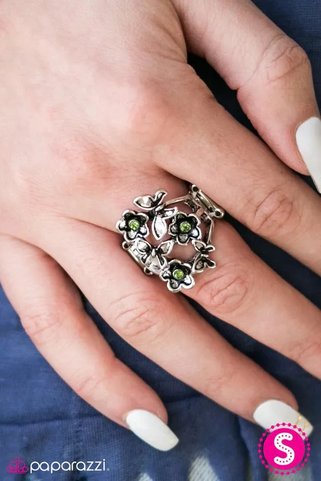Paparazzi Ring Flutter Fiesta Green Paparazzi Jewelry Rings