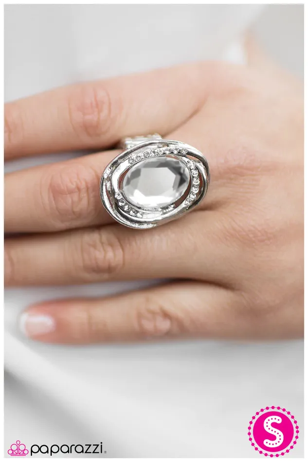 Paparazzi Ring The Valedictorian White Paparazzi Jewelry Rings