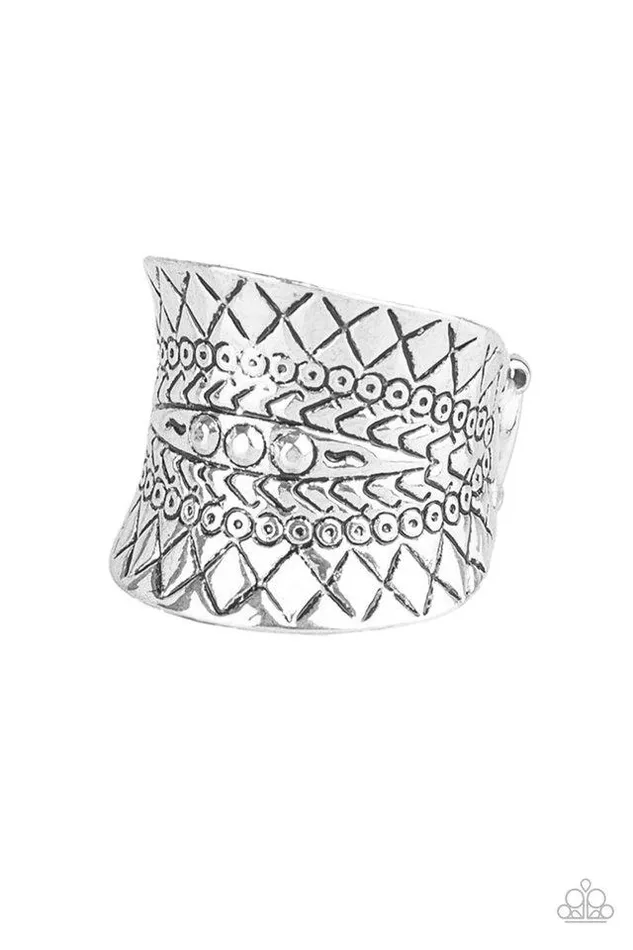 Paparazzi Ring Villa Vibe Silver Paparazzi Jewelry Rings