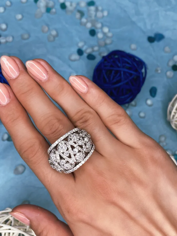 Rings Diamond Source NYC Natural Round Brilliant Diamond Cocktail Ring Set in 18K White Gold 335ct tw