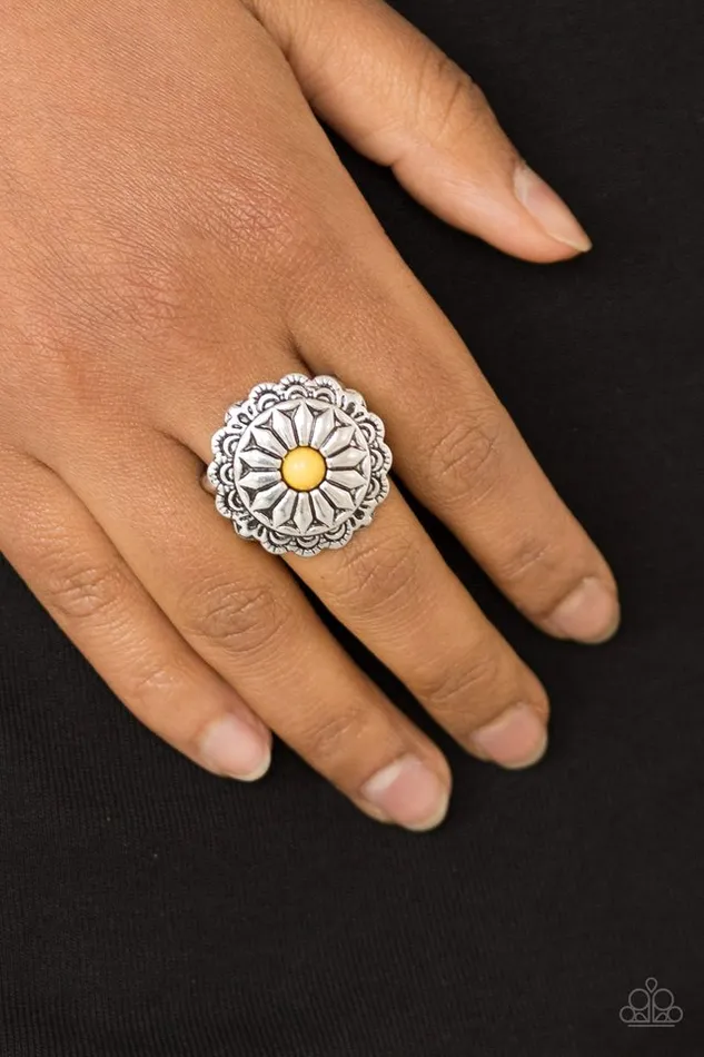 Rings Paparazzi Jewelry Paparazzi Ring Daringly Daisy Yellow