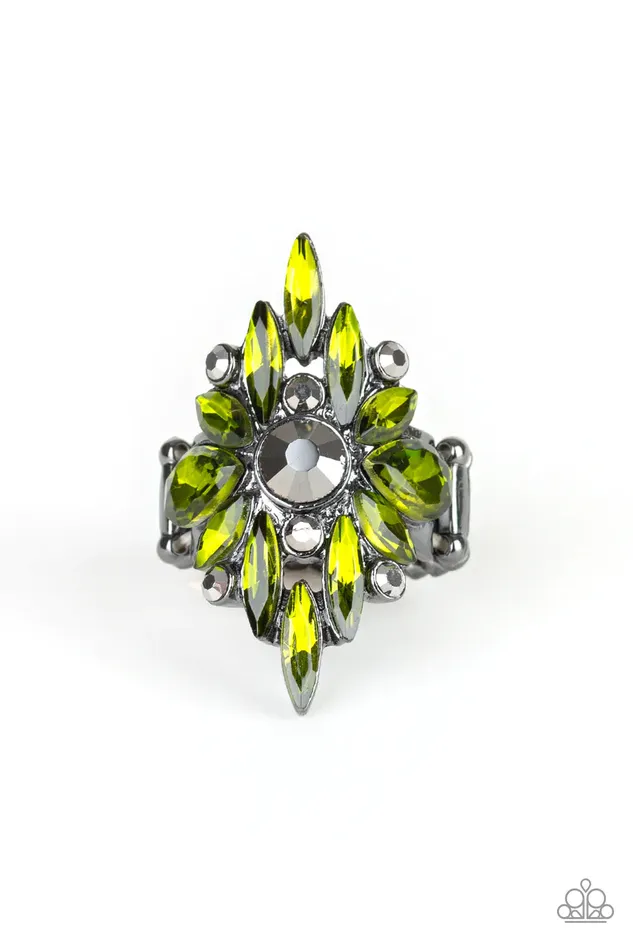 Rings Paparazzi Jewelry Paparazzi Ring Stand Back Green