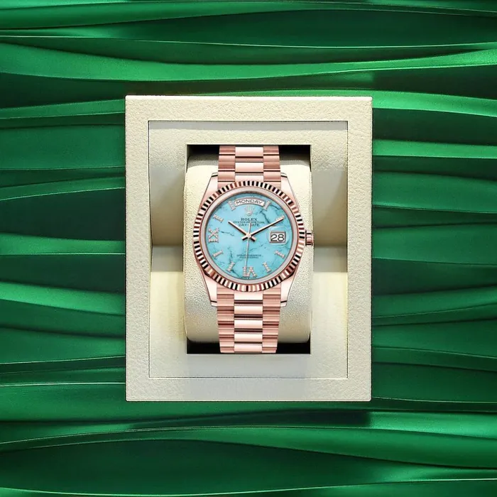 Rolex Bracelets Rolex Day Date 40mm Ref 128235 Tiffany Blue Turqouise Roman Dial Fluted Bezel 18K Rose Gold President Bracelet Mens Watch